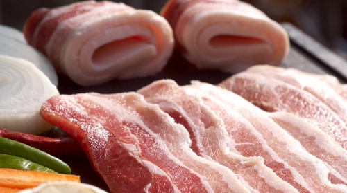 需求缺口巨大，猪肉至少还能再飞两年？